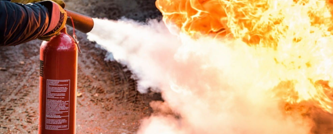 fire extinguisher safety fighting a fire 184 1